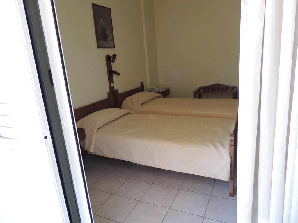 Miami Studios Loutrá Edipsoú Rom bilde