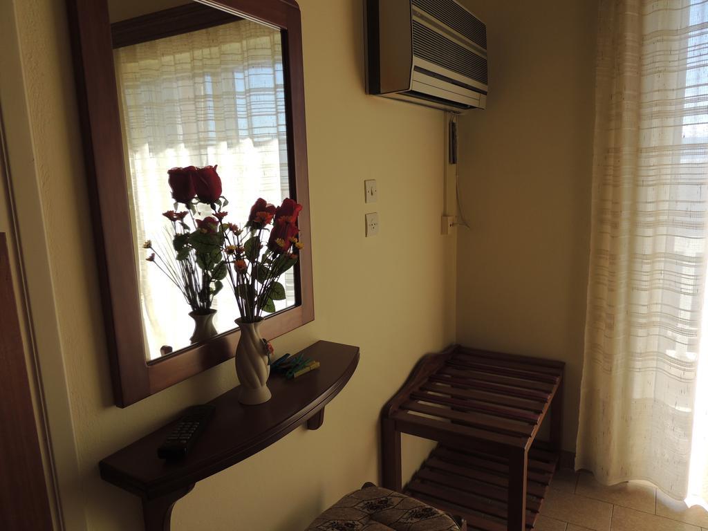 Miami Studios Loutrá Edipsoú Eksteriør bilde
